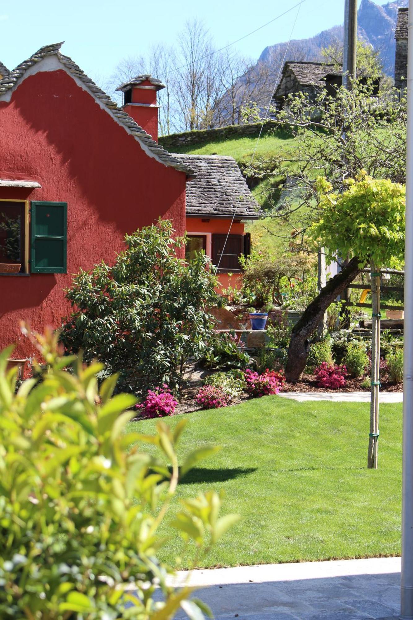 Myverzasca Resort Casa Rossa Brione  ภายนอก รูปภาพ