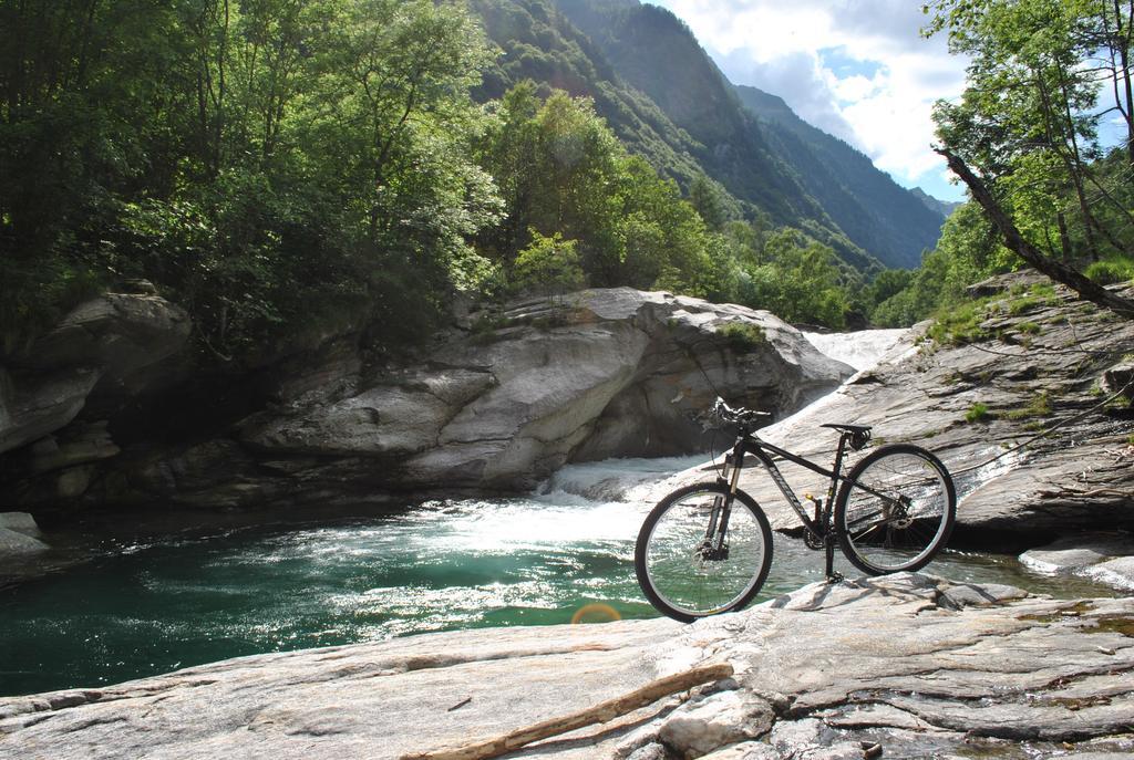 Myverzasca Resort Casa Rossa Brione  ภายนอก รูปภาพ