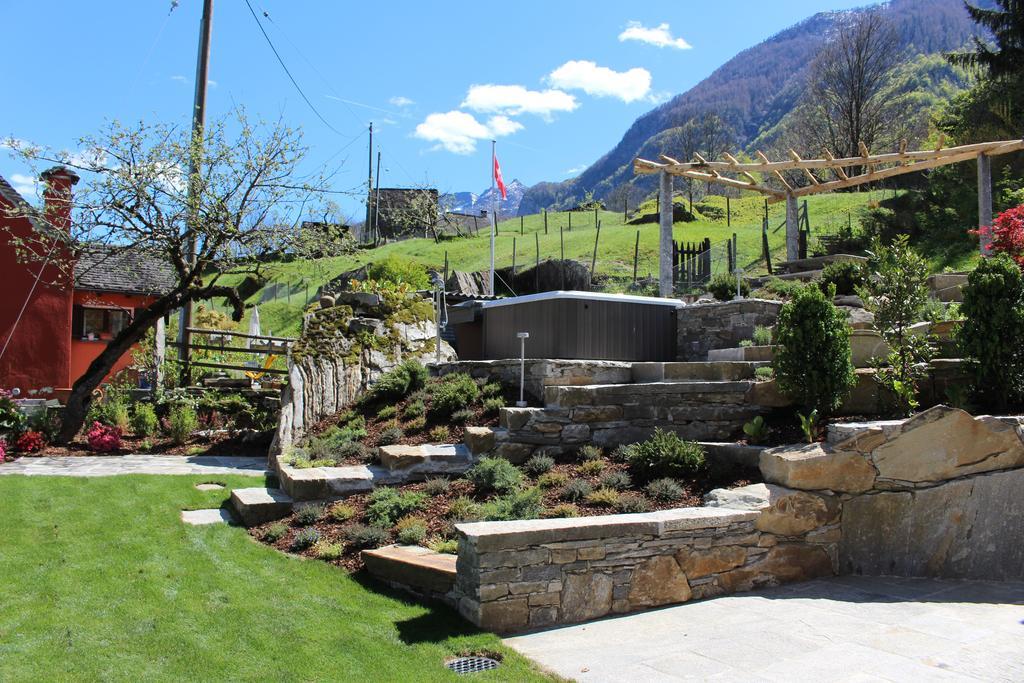 Myverzasca Resort Casa Rossa Brione  ภายนอก รูปภาพ